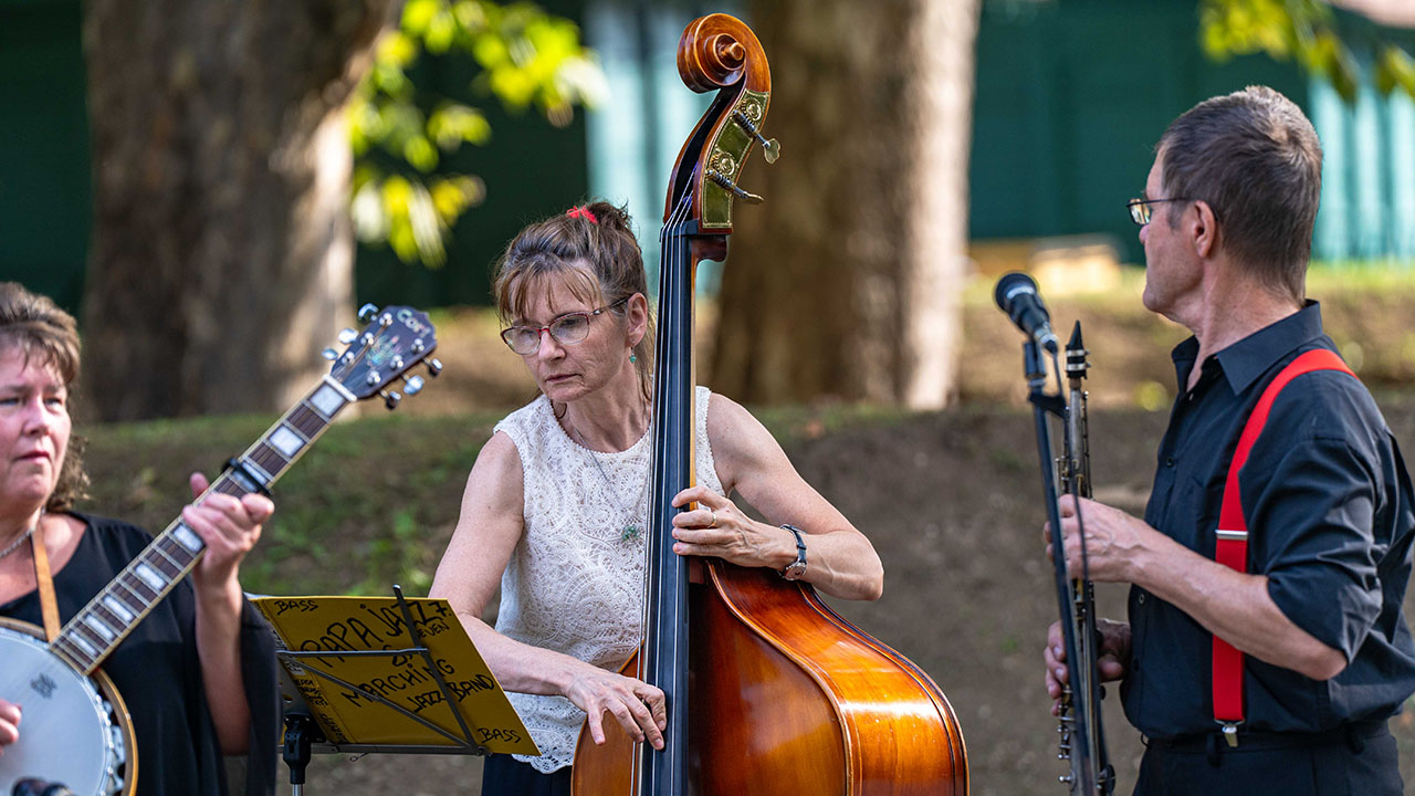 A Visegrádi Nagyparkoló Környezete - Városi Nagypark Átadása