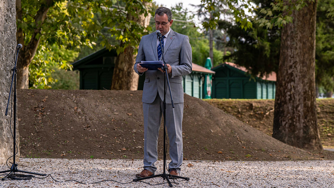A Visegrádi Nagyparkoló Környezete - Városi Nagypark Átadása