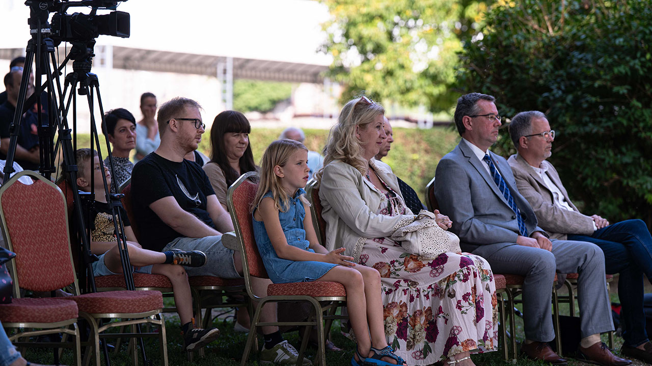 A Visegrádi Nagyparkoló Környezete - Városi Nagypark Átadása