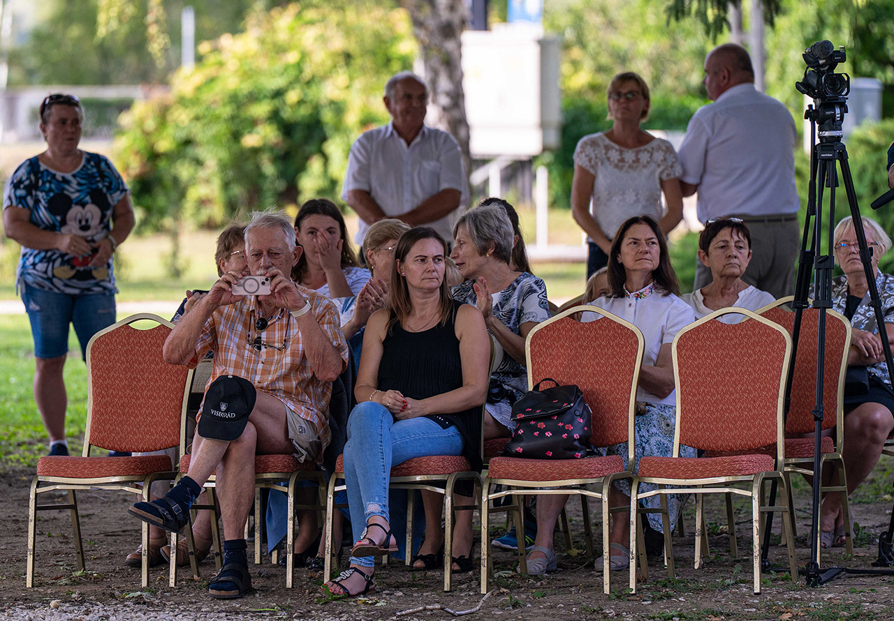 A Visegrádi Nagyparkoló Környezete - Városi Nagypark Átadása