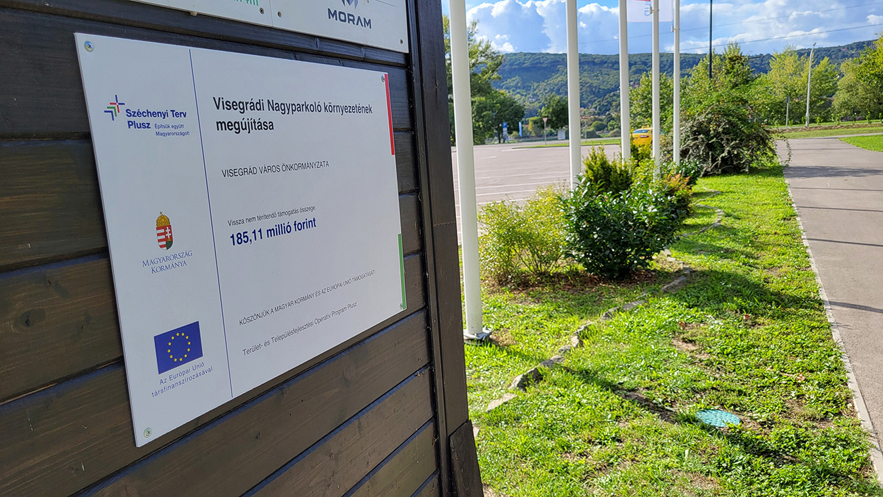 A Visegrádi Nagyparkoló Környezete - Városi Nagypark Átadása