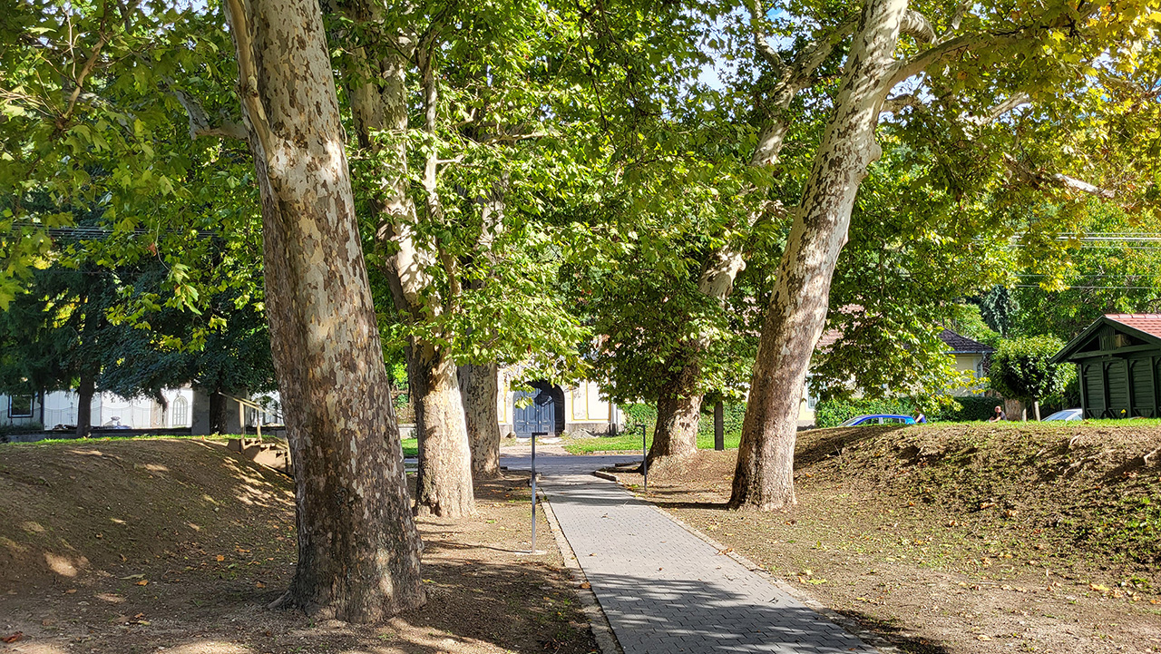 A Visegrádi Nagyparkoló Környezete - Városi Nagypark Átadása